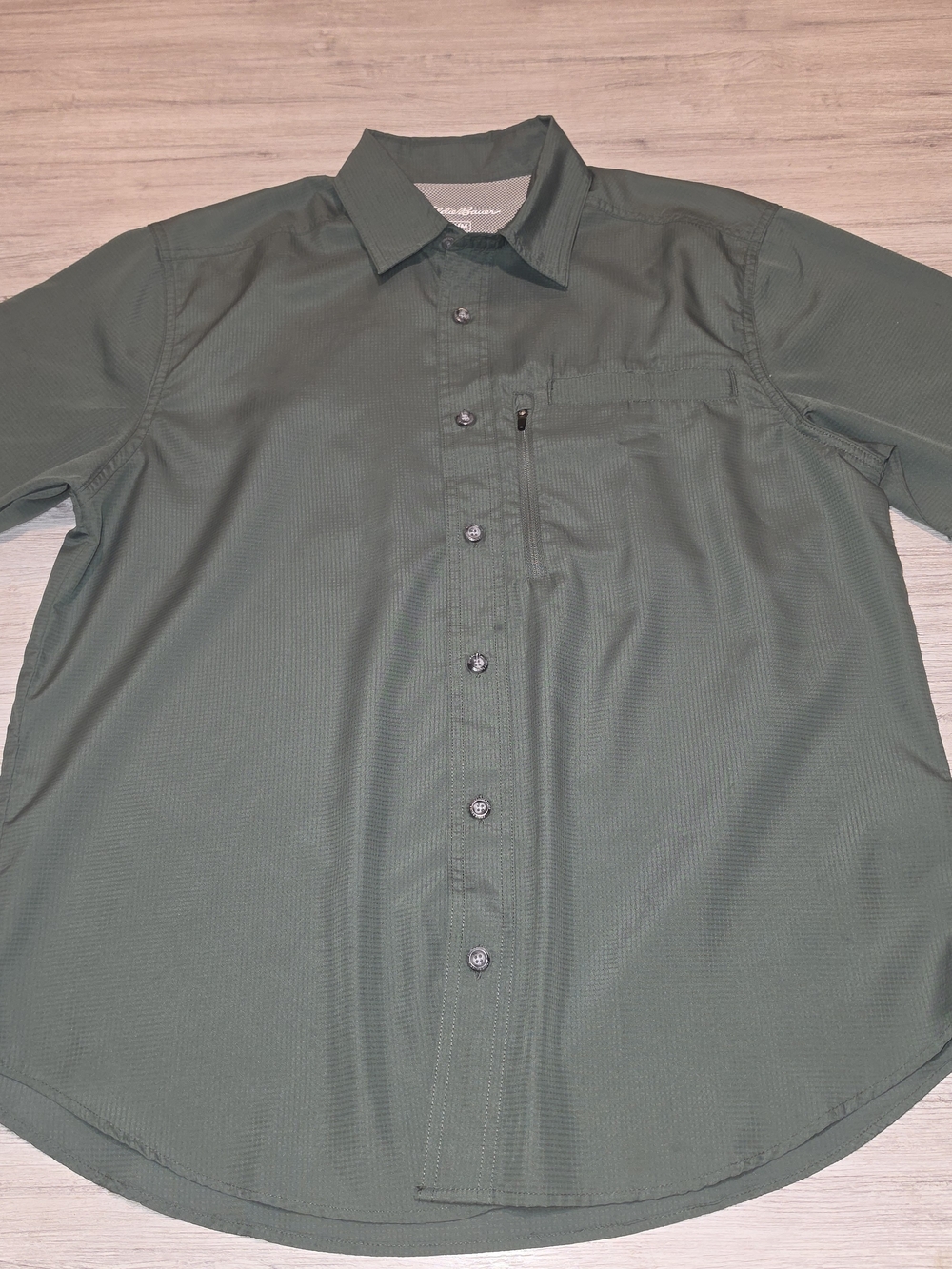 Eddie Bauer Short Sleeve Tech Button Shirt Men's Green Size Medium